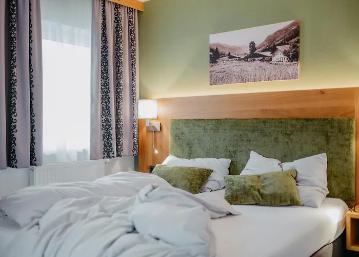 מלון Schuetzenhof 3*